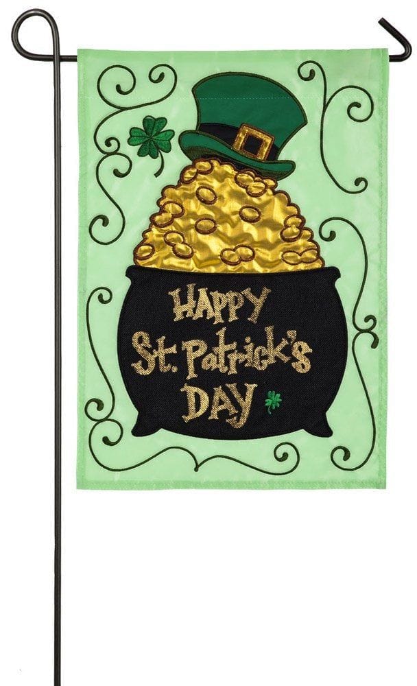 Happy St Patrick's Pot of Gold Scrolls Garden Flag 2 Sided 168626BL Heartland Flags