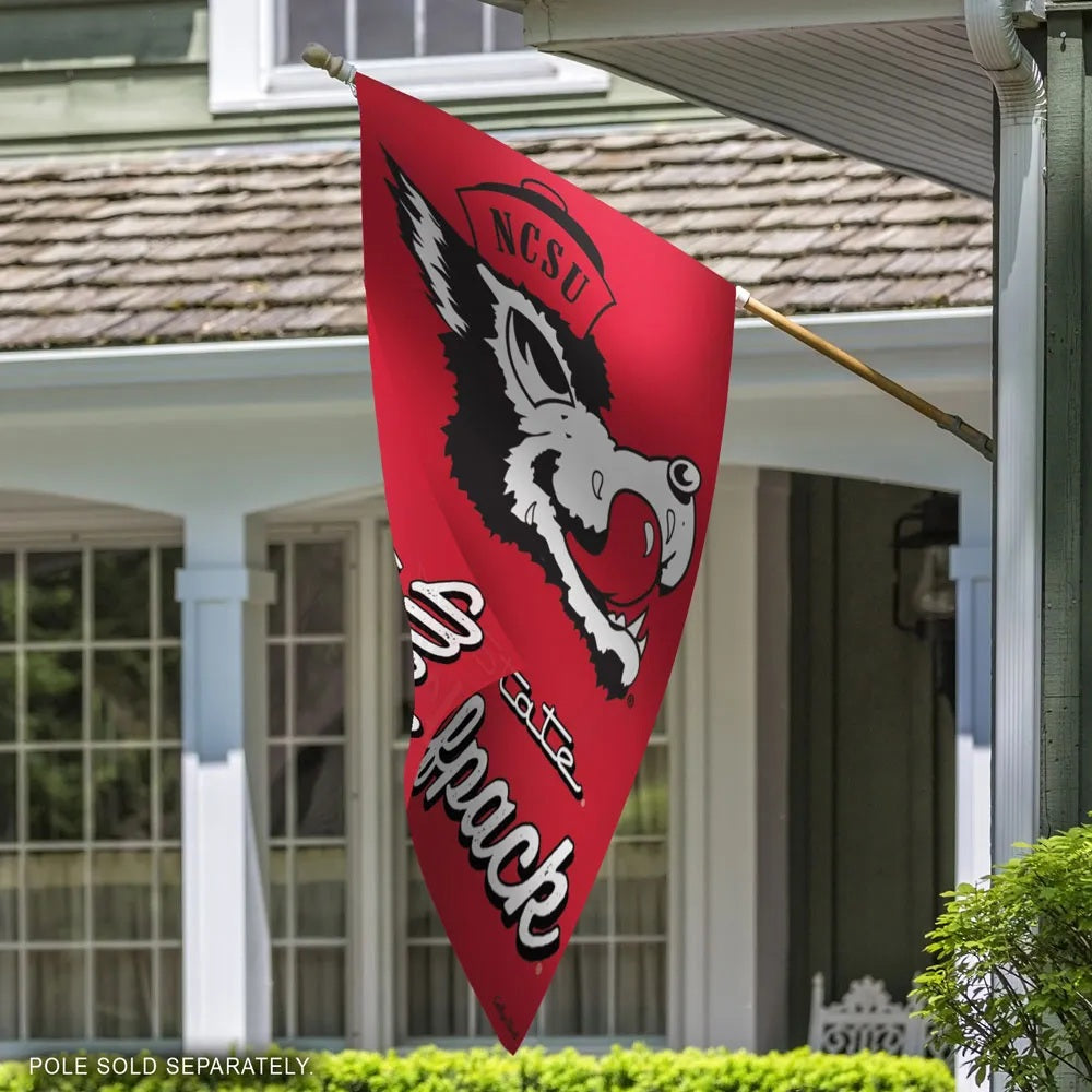 NC State Slobbering Wolf Banner