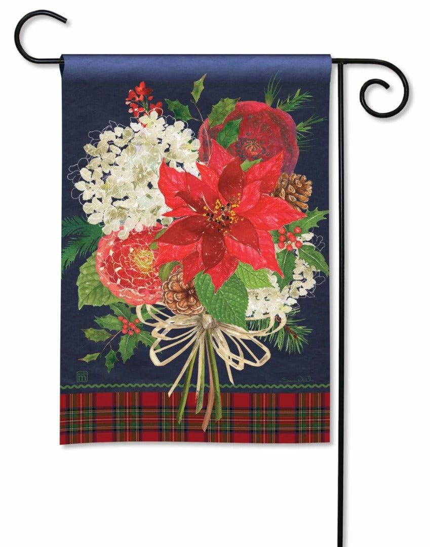 Christmas Bouquet Garden Flag Suzanne Nicoll heartlandflags